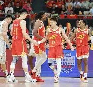 北京男篮打比赛